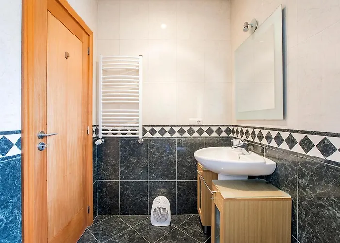 3bdr Duplex House W/pool *